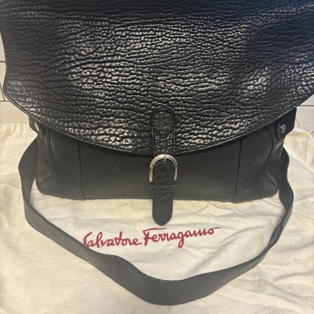 Salvatore Ferragamo Leather Messenger Bag Black